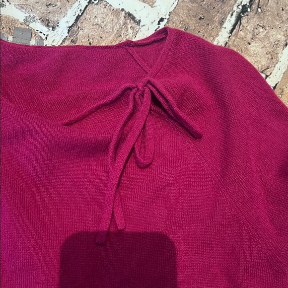 Cashmere Ann Taylor Rich Magenta sweater - Picture 4 of 4